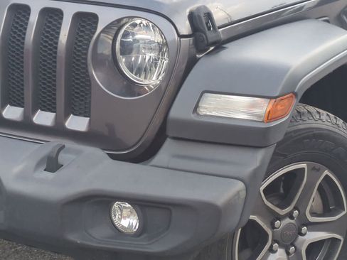 Certified 2018 Jeep Wrangler Unlimited Sport S AWD/4WD image 11