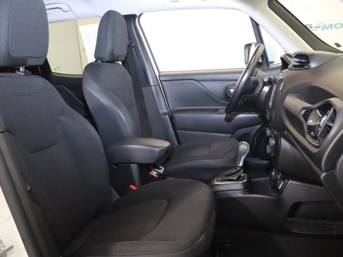 Used 2020 Jeep Renegade Altitude AWD/4WD image 18