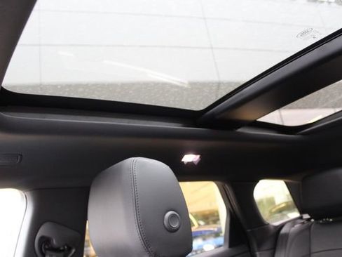 Used 2025 Land Rover Range Rover Evoque S image 22