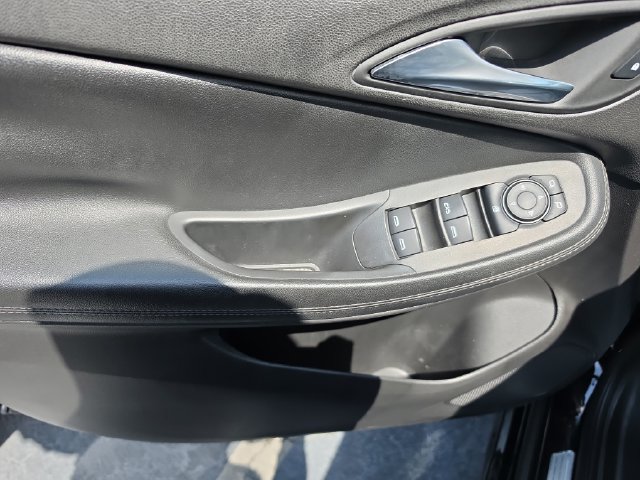 Used 2021 Buick Encore GX Preferred w/ Sport Touring Package FWD image 14