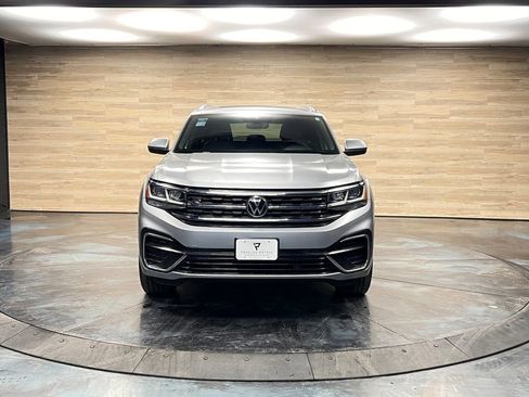 Used 2020 Volkswagen Atlas Cross Sport SEL R-Line image 18