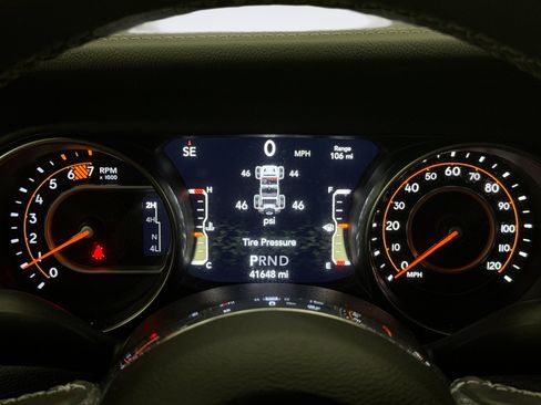 Used 2023 Jeep Wrangler Unlimited Sahara w/ LED Lighting Group AWD/4WD image 13