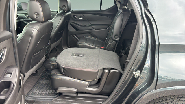 Used 2018 Chevrolet Traverse Premier w/ Driver Confidence II Package FWD image 12