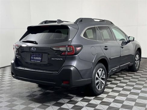 Used 2024 Subaru Outback Premium image 10