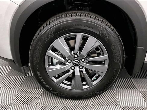 New 2025 Nissan Pathfinder SV w/ Black Appearance Package image 11
