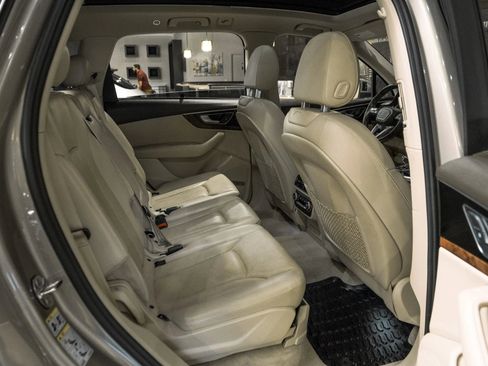 Used 2017 Audi Q7 3.0T Prestige w/ Prestige Package image 34