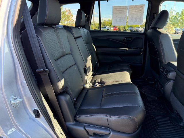 Used 2025 Honda Passport TrailSport image 17
