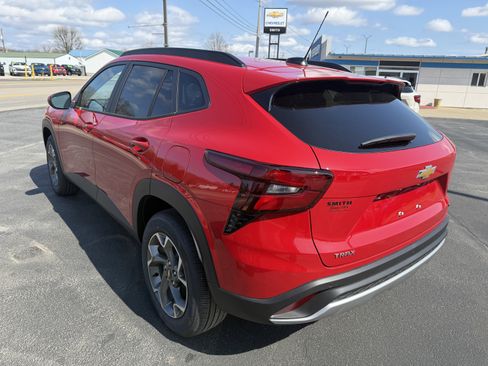 New 2026 Chevrolet Trax LT image 4