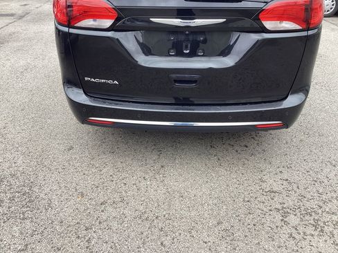Used 2018 Chrysler Pacifica Touring Plus w/ Tire & Wheel Group image 21