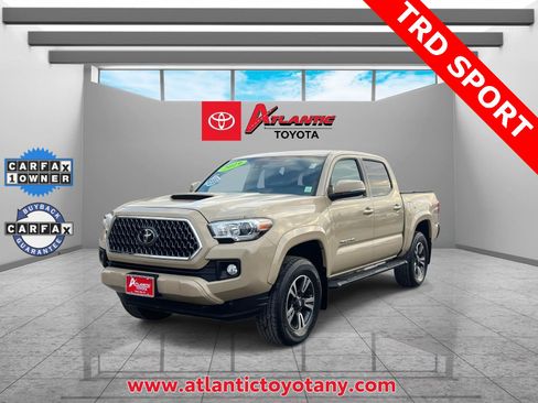 Used 2019 Toyota Tacoma TRD Sport image 2