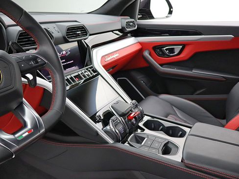 Used 2024 Lamborghini Urus S AWD/4WD image 26