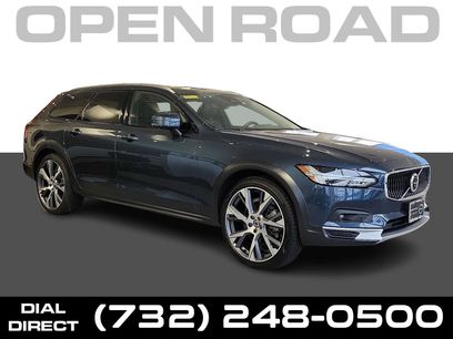 Certified 2025 Volvo V90 B6 Cross Country Ultra w/ Protection Package Premier