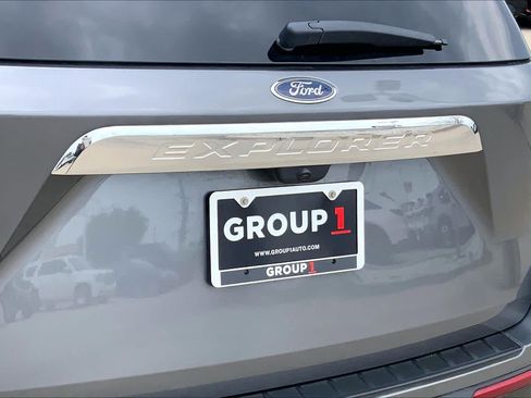 Used 2023 Ford Explorer XLT RWD image 31