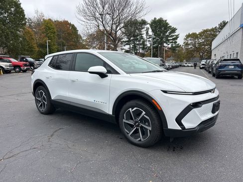 New 2026 Chevrolet Equinox EV LT image 1