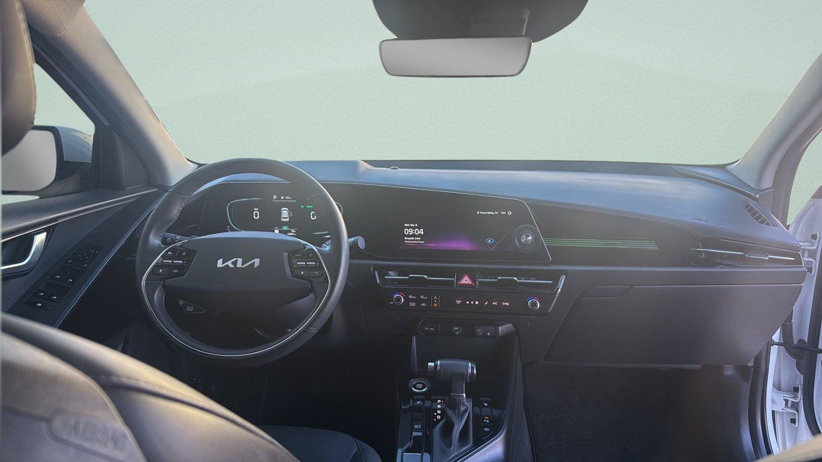 Used 2025 Kia Niro EX FWD image 21