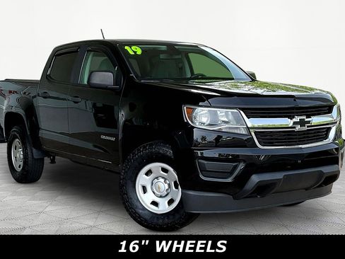 Used 2019 Chevrolet Colorado W/T w/ WT Convenience Package RWD image 3
