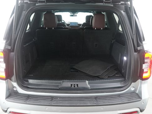 Used 2024 Ford Expedition Max Limited image 18