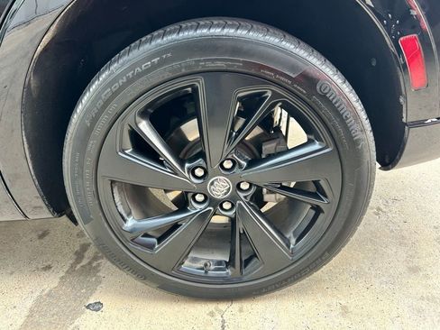 Used 2022 Buick Envision Essence w/ Technology Package I image 17