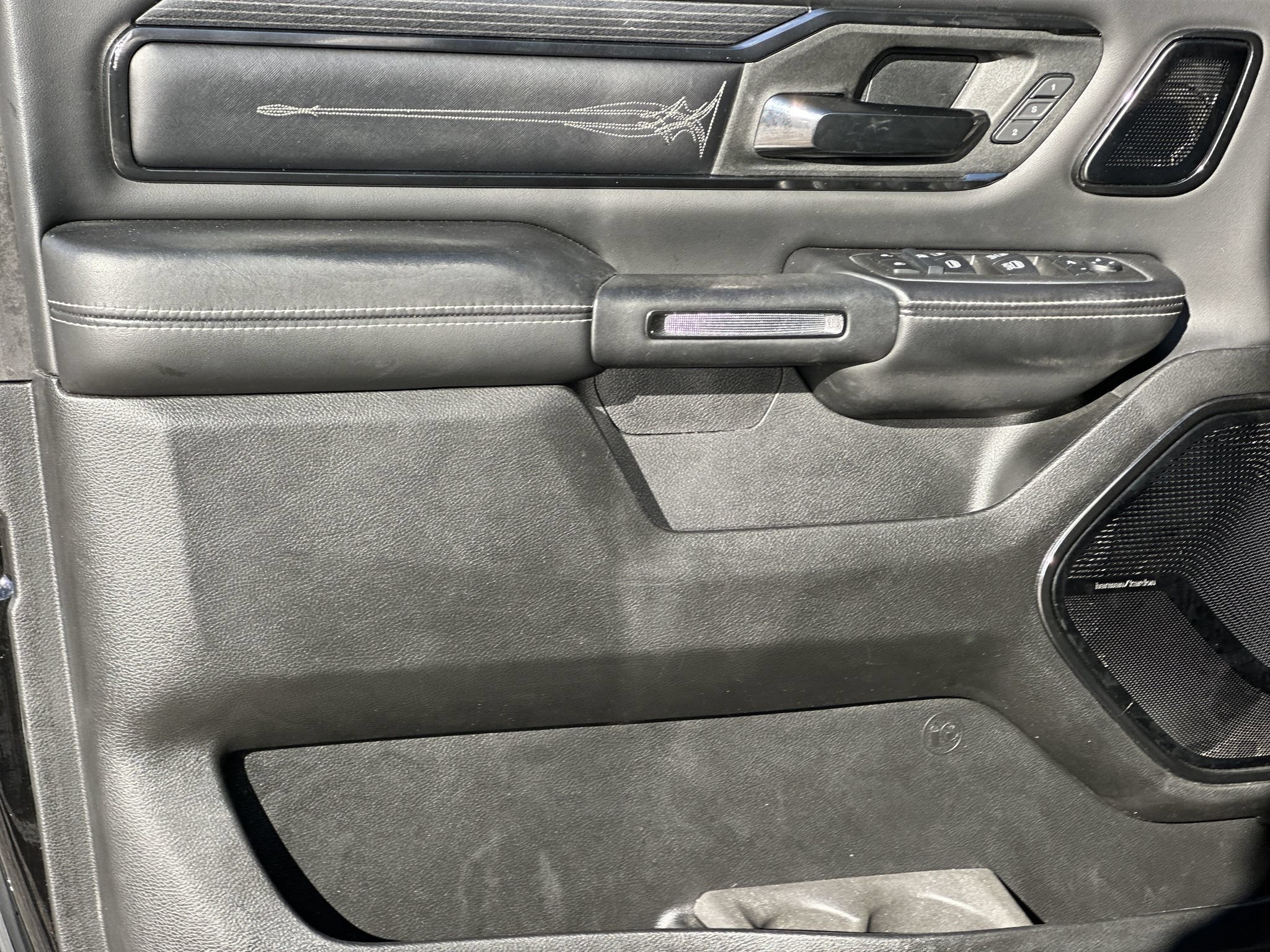 Used 2022 RAM 1500 Limited AWD/4WD image 10