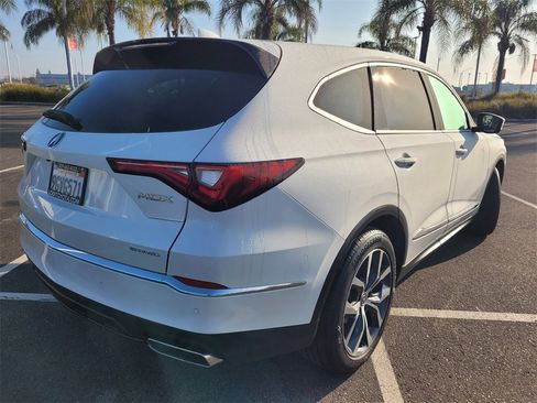 Used 2023 Acura MDX SH-AWD w/ Technology Package image 4
