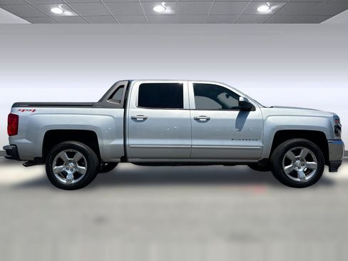 Used 2017 Chevrolet Silverado 1500 LT w/ High Desert Package AWD/4WD image 7
