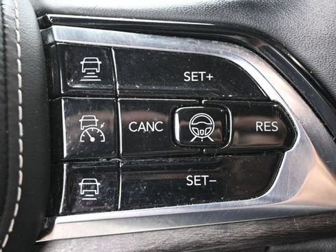 Used 2021 Jeep Grand Cherokee L Overland w/ Advanced Protech Group III AWD/4WD image 25