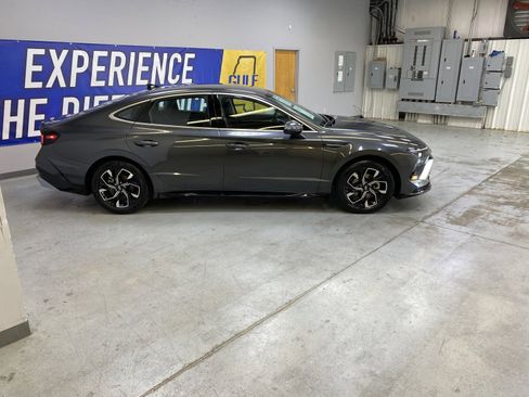 Used 2025 Hyundai Sonata SEL FWD image 8