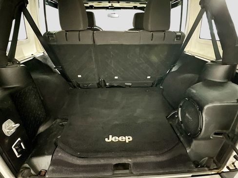 Used 2013 Jeep Wrangler Unlimited Sahara AWD/4WD image 22