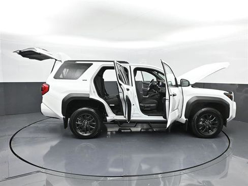 Used 2025 Toyota 4Runner SR5 AWD/4WD image 52