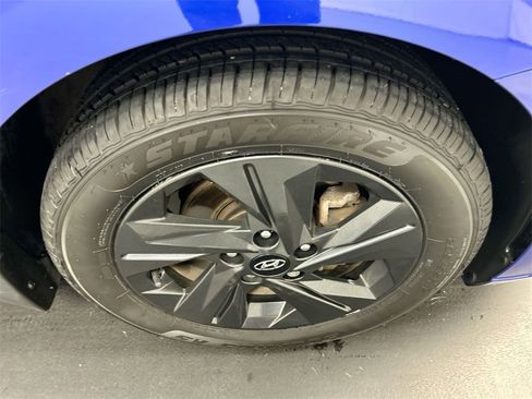 Used 2023 Hyundai Elantra SEL image 8