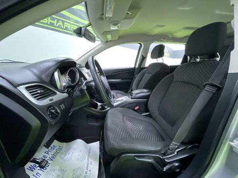 Used 2020 Dodge Journey SE image 16