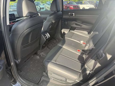 Certified 2024 Kia Sorento S FWD image 6