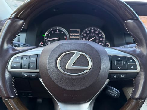 Used 2016 Lexus ES 350 w/ Luxury Package w/Wood Trim FWD image 25