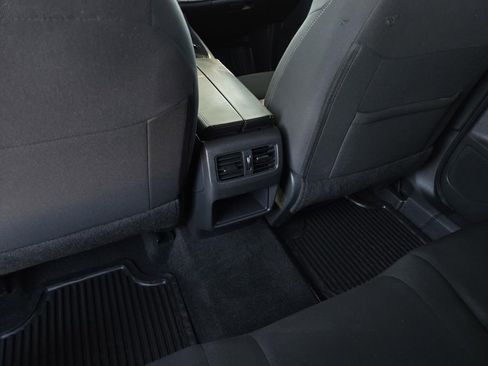 Used 2025 Nissan Rogue S image 13