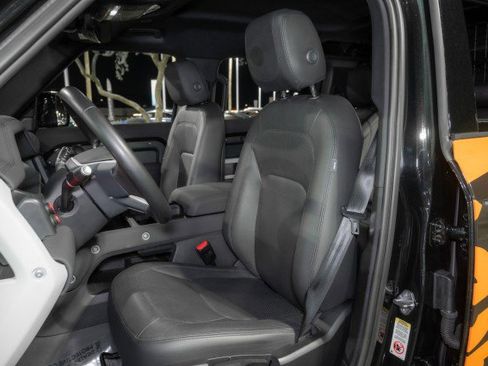 Used 2023 Land Rover Defender 110 S image 12