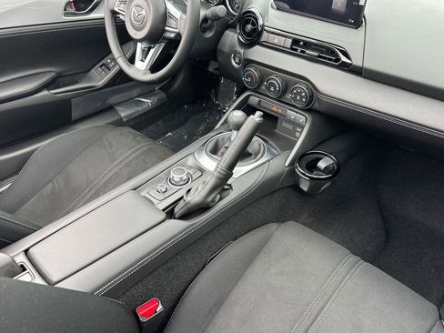 New 2025 MAZDA MX-5 Miata Club image 17