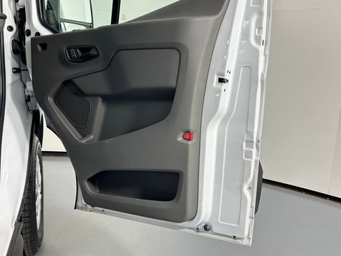 Used 2023 Ford Transit 350 XLT image 9