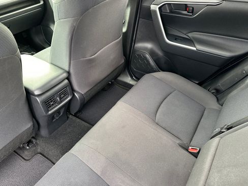 Used 2021 Toyota RAV4 LE w/ Carpet Mat Package (TMS) AWD/4WD image 9