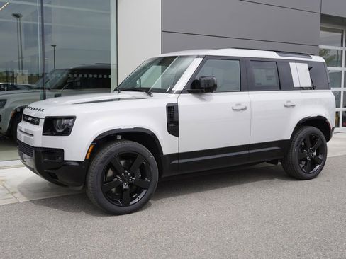 New 2026 Land Rover Defender 110 X-Dynamic SE AWD/4WD image 3