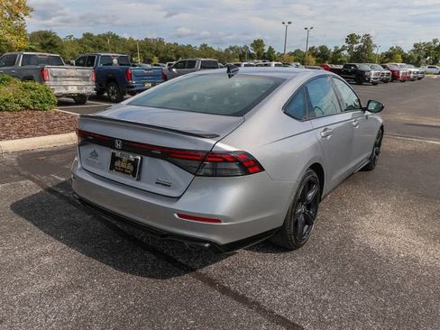 Used 2023 Honda Accord Sport image 9