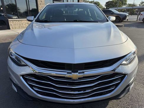 Used 2020 Chevrolet Malibu Premier FWD image 2