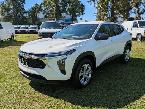 New 2026 Chevrolet Trax LS w/ Driver Confidence Package image 7