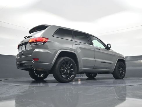 Used 2022 Jeep Grand Cherokee Laredo X image 23