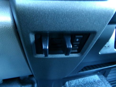 Used 2019 Ford F250 XL w/ Power Equipment Group image 18