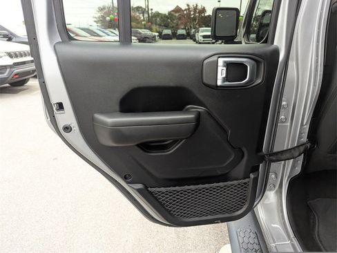 Used 2021 Jeep Wrangler Unlimited Sport image 28