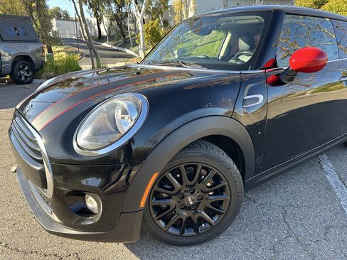 Used 2019 MINI Cooper 2-Door Hardtop image 22