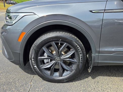 Certified 2023 Volkswagen Tiguan SE image 12