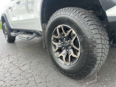 Used 2023 Chevrolet Colorado ZR2 w/ ZR2 Convenience Package III AWD/4WD image 12