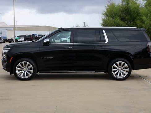 Certified 2025 Chevrolet Suburban Premier image 5