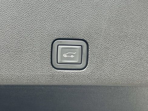 Certified 2023 Cadillac XT6 Premium Luxury w/ Technology Package image 13